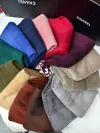 Cross-border wholesale of scarves, e-commerce live streaming supply chain, vintage large checkered scarves in stock Application Scenario